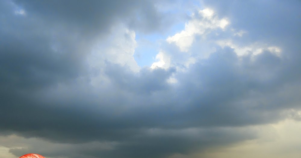 Mimpi melihat langit mendung