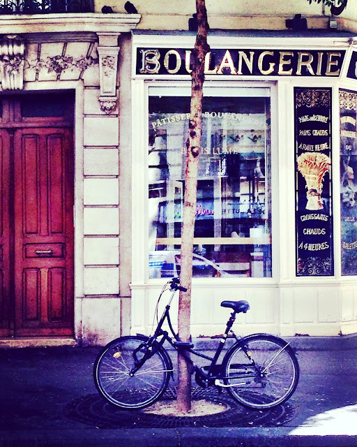 Focus On Paris: The baker's bike