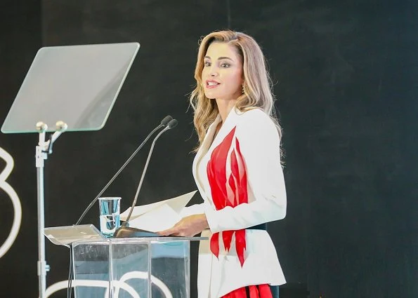 Queen Rania wore F.R.S For Restless Sleepers Green Crane Print Duster Coat