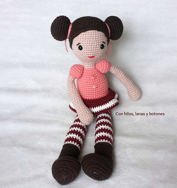 Con hilos, lanas y botones: Michal amigurumi doll