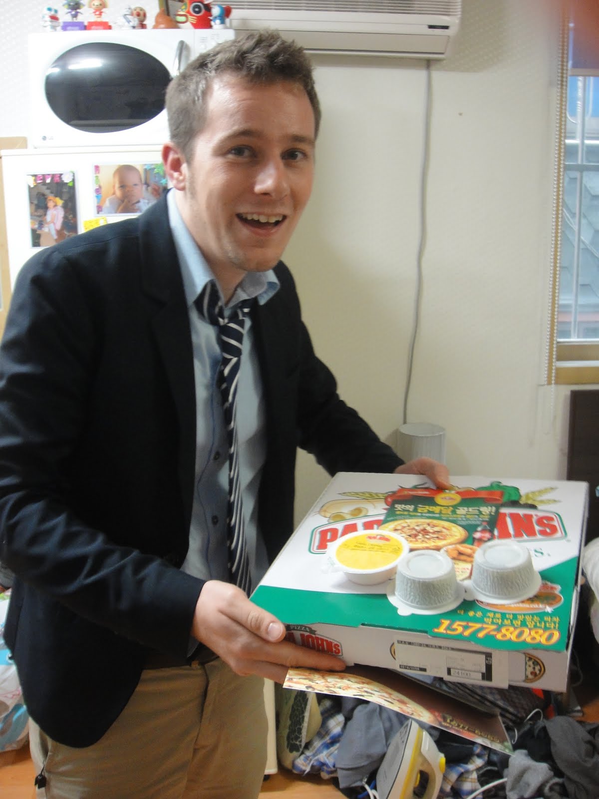 Papa John 's Delivery Domo Kun Wallpaper