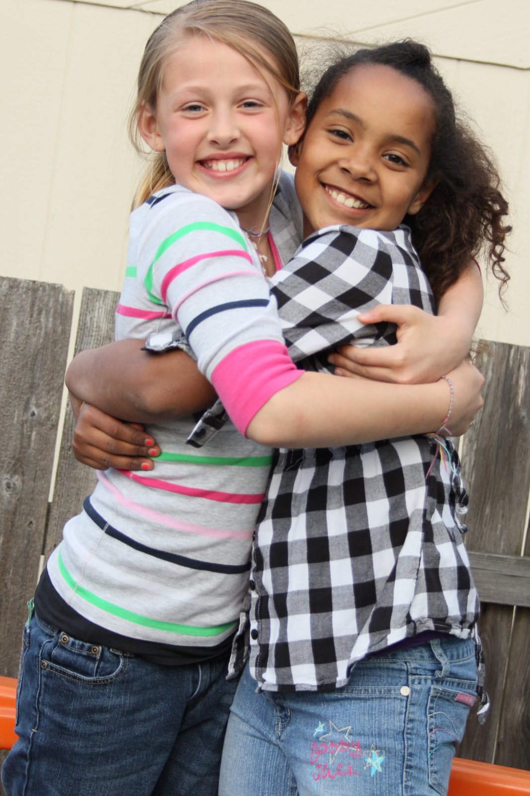 kimberlyn-totten-photography-such-fun-and-silly-silly-girls