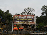 Spanduk Selamat Datang Di Pulau Nusa Kambangan