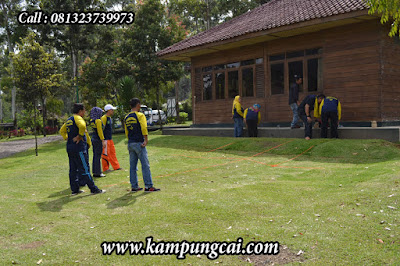 Kegiatan Team Building Outbound Training di Kampung Cai Rancaupas
