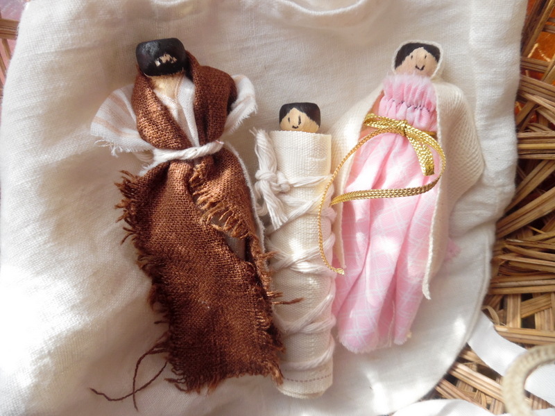 Romantic History Clothespin Dolls