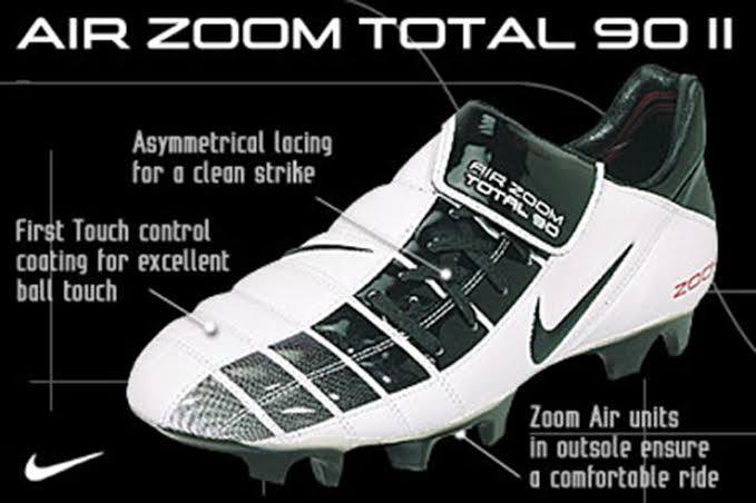 Nike Phantom Venom Academy FG Men 's Soccer Shoes .