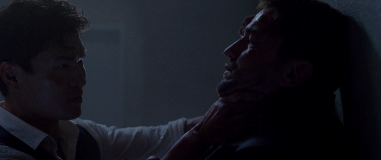 Olympus.Has.Fallen.2013.720p-LF-8.jpg