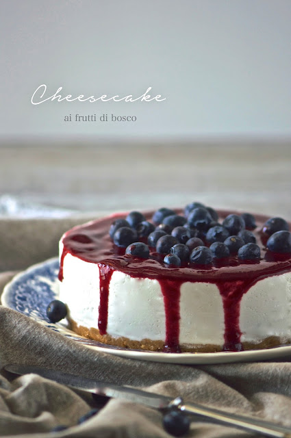 cheesecake ai frutti di bosco senza cottura