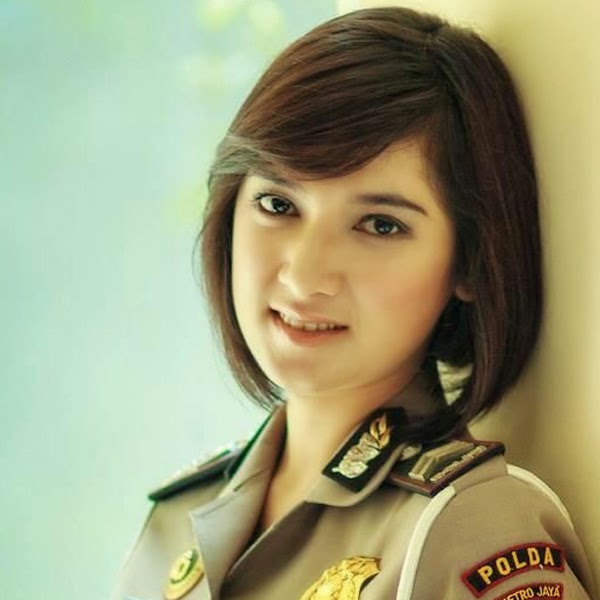 Gambar polwan cantik terbaru 2015