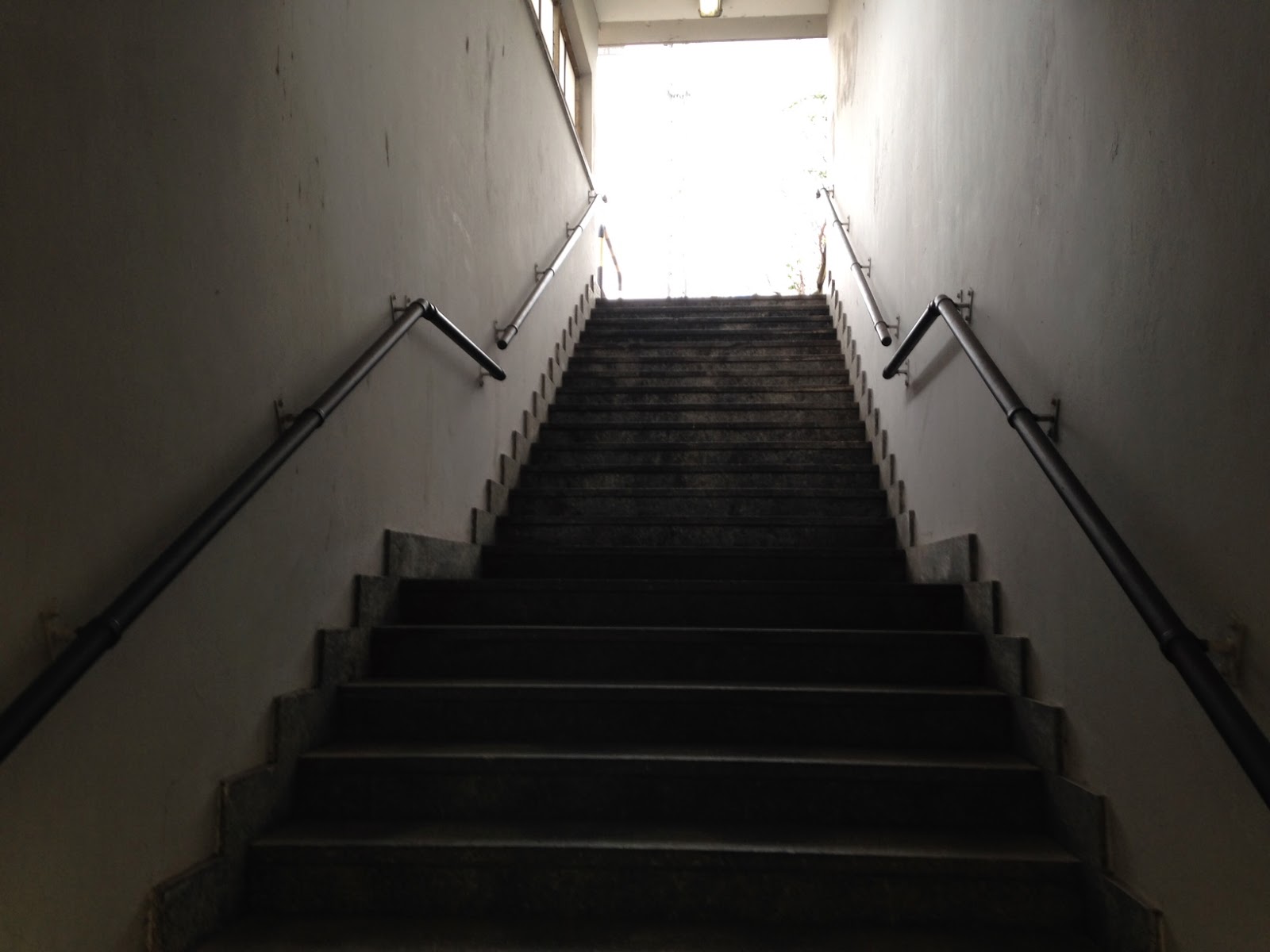 QUI SALUGGIA CARTOLINE DALLA STAZIONE FS DI SALUGGIA...