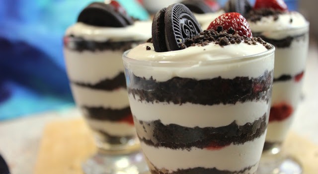 Postre De Crema, Fresas Y Oreo
