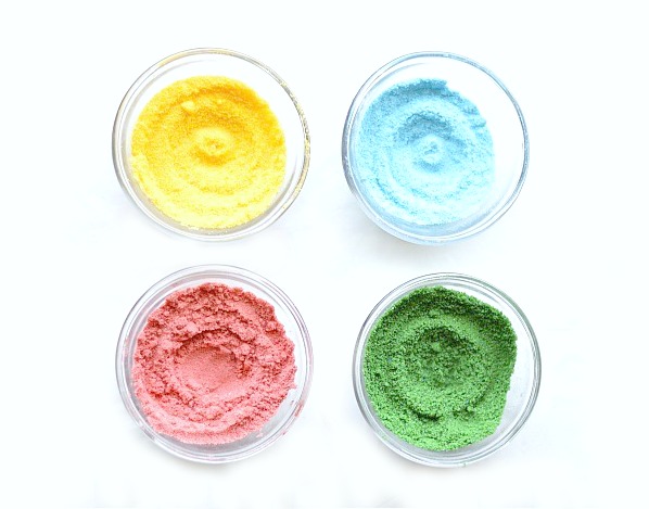 JELLY BEAN PAINT FOR KIDS- how cool!! #eastercraftsforkids #easteractivitiesforkids #eastercrafts #easteractivities #paintingideas #paintingideasforkids #artsandcraftsforkids #activitiesforkids #craftsforkids