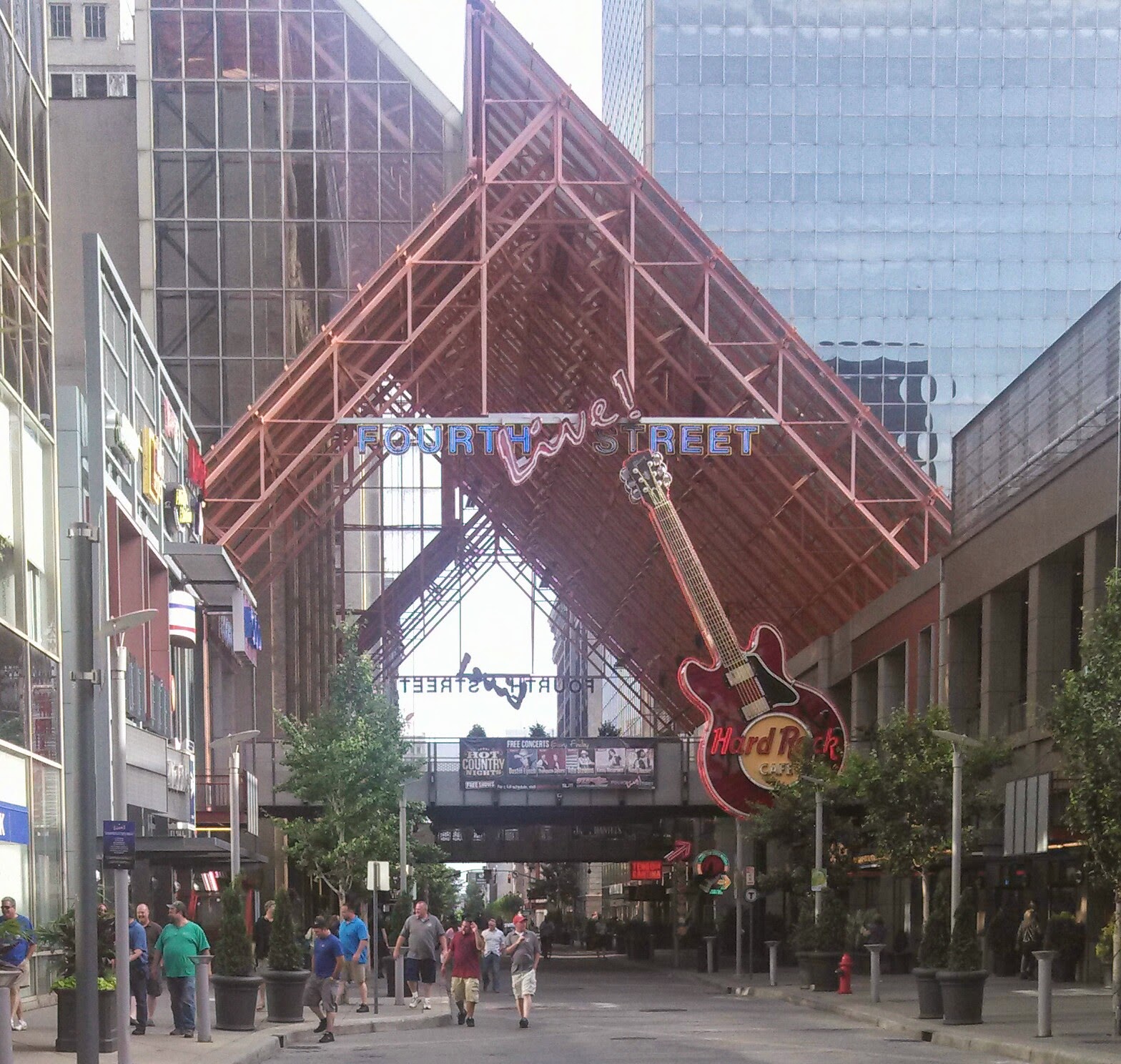 Souvenir Chronicles LOUISVILLE, KENTUCKY, PART I SPLENDOR ON THE OHIO