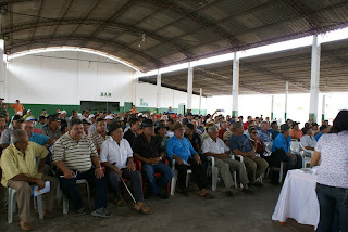 Produtores rurais reúnem-se com o IBAMA no Vale do Piancó.