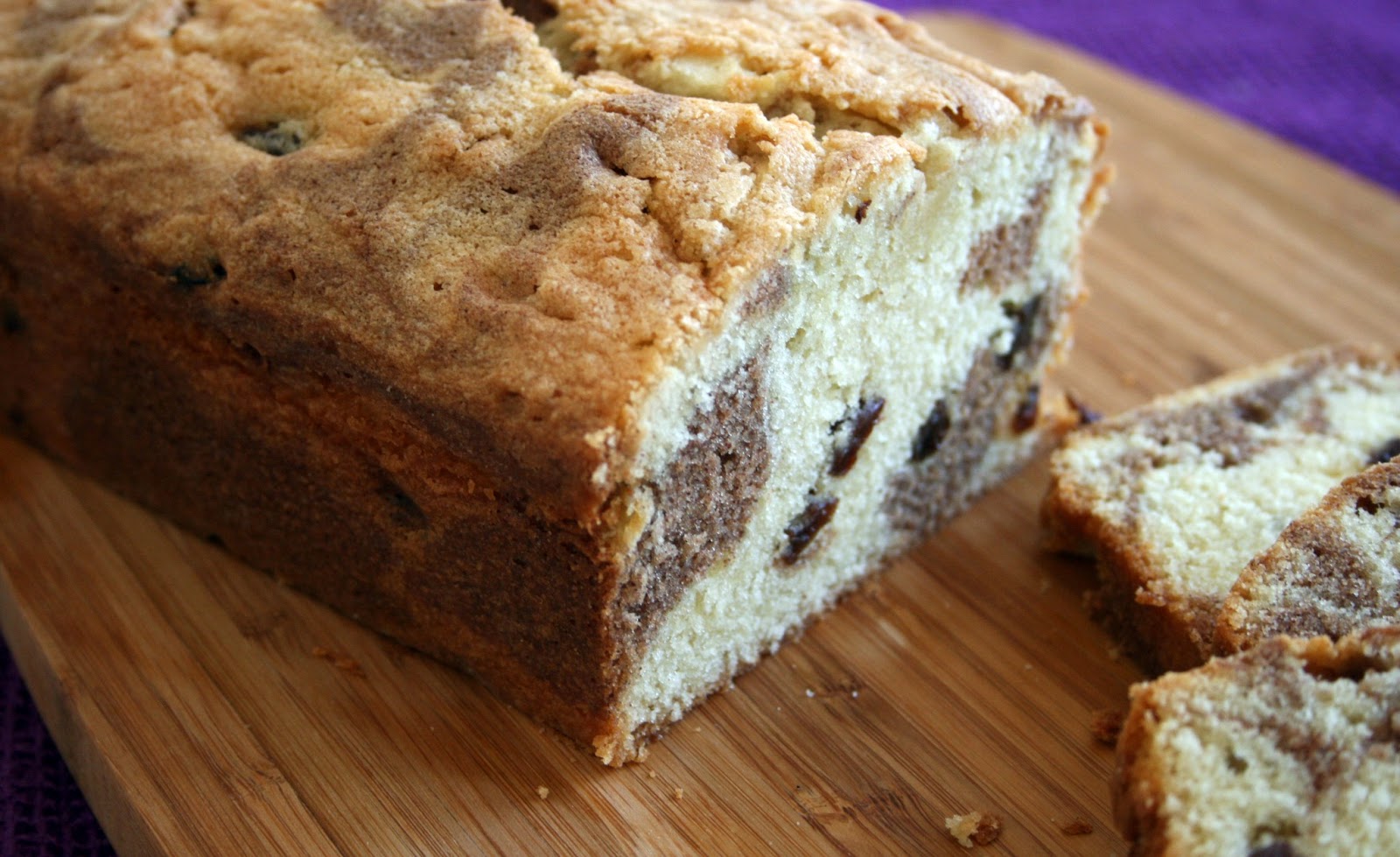 lauralovescakes... Cinnamon and Raisin Marble Loaf Cake