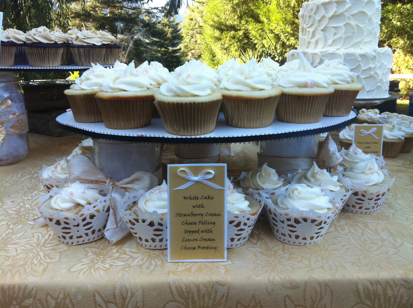 Simply Delicious Cakes Gold and Lace Wedding