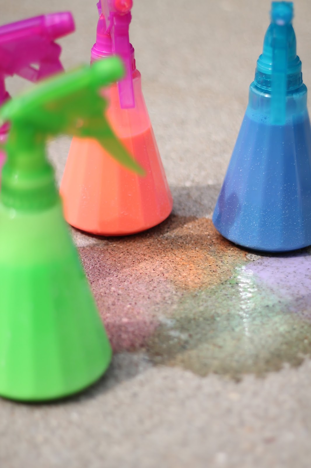 I do deClaire Make Your Own Chalk Spray!