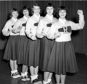 Cheerleader skirt 50s cheap