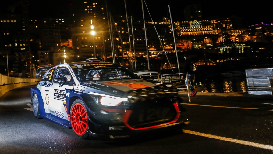 Premiere Motors WRC Neuville, primer líder y la muerte de un