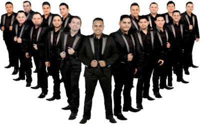 Banda El Recodo Foto de la banda El Recodo con terno negro