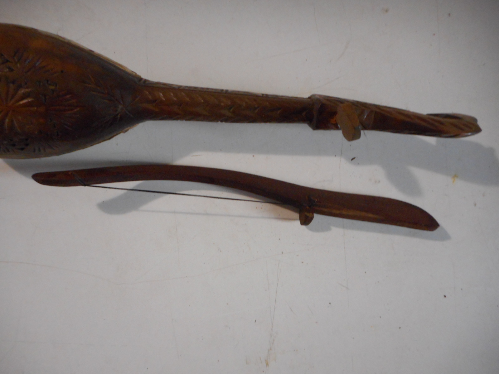 ANTICO PICCOLO STRUMENTO TRIBALE TIPICO CON ARCHETTO eBay