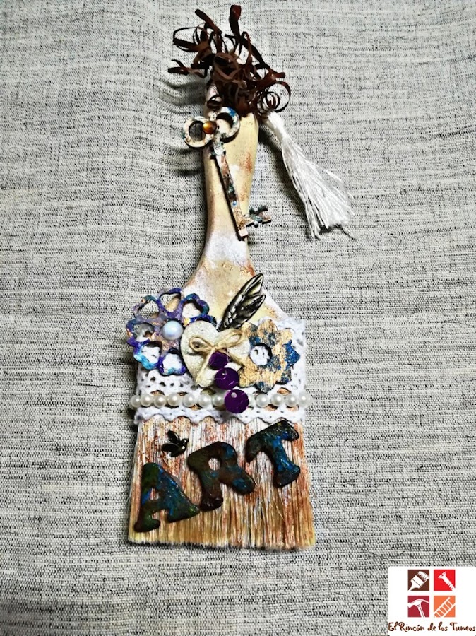 brocha con la tecnica mix media