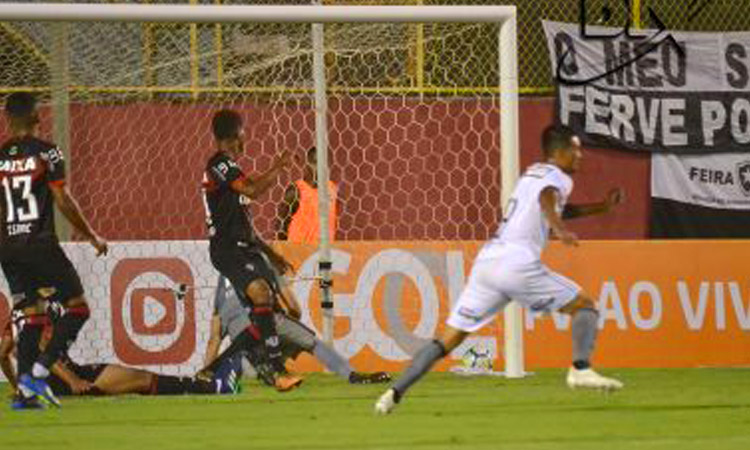 Em jogo com 7 gols, Vitória perde para o Botafogo no Barradão; assista
