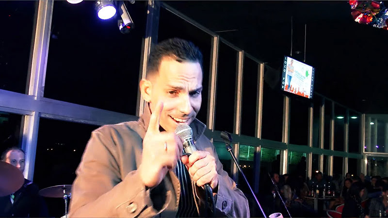 Abel Maceo y su Grupo - ¨Que buena vida de que¨ - Videoclip - Dirección: Marilin Cisneros. Portal Del Vídeo Clip Cubano - 09 Abel Maceo y su Grupo - ¨Que buena vida de que¨ - Videoclip - Dirección: Marilin Cisneros. Portal Del Vídeo Clip Cubano - 09