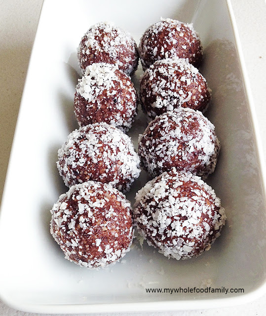 Cacao Cranberry and Wild Orange Bliss Balls - doTERRA recipe essential oils - www.mywholefoodfamily.com