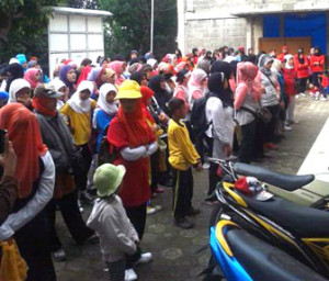 Peserta Gerak Jalan Santai Ciburial