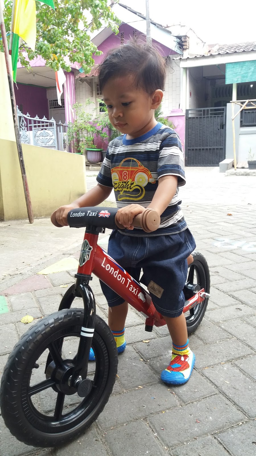 balance bike yang bisa dipasang pedal