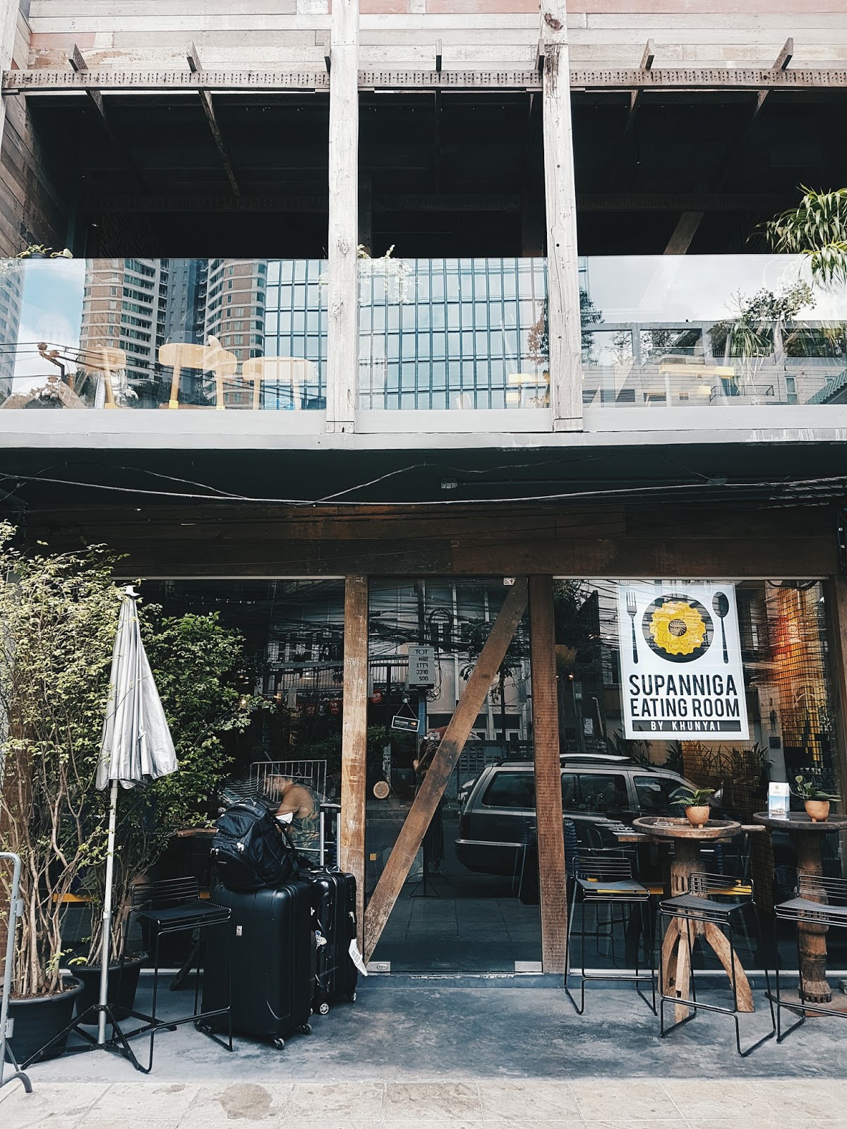 best thai restaurant in bangkok Supanigga Eating Room silom review