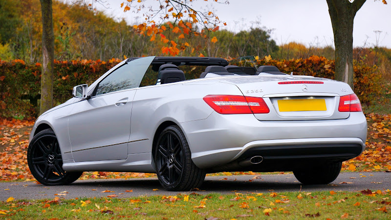 2 Mercedes-Benz E-Class Cabriolet