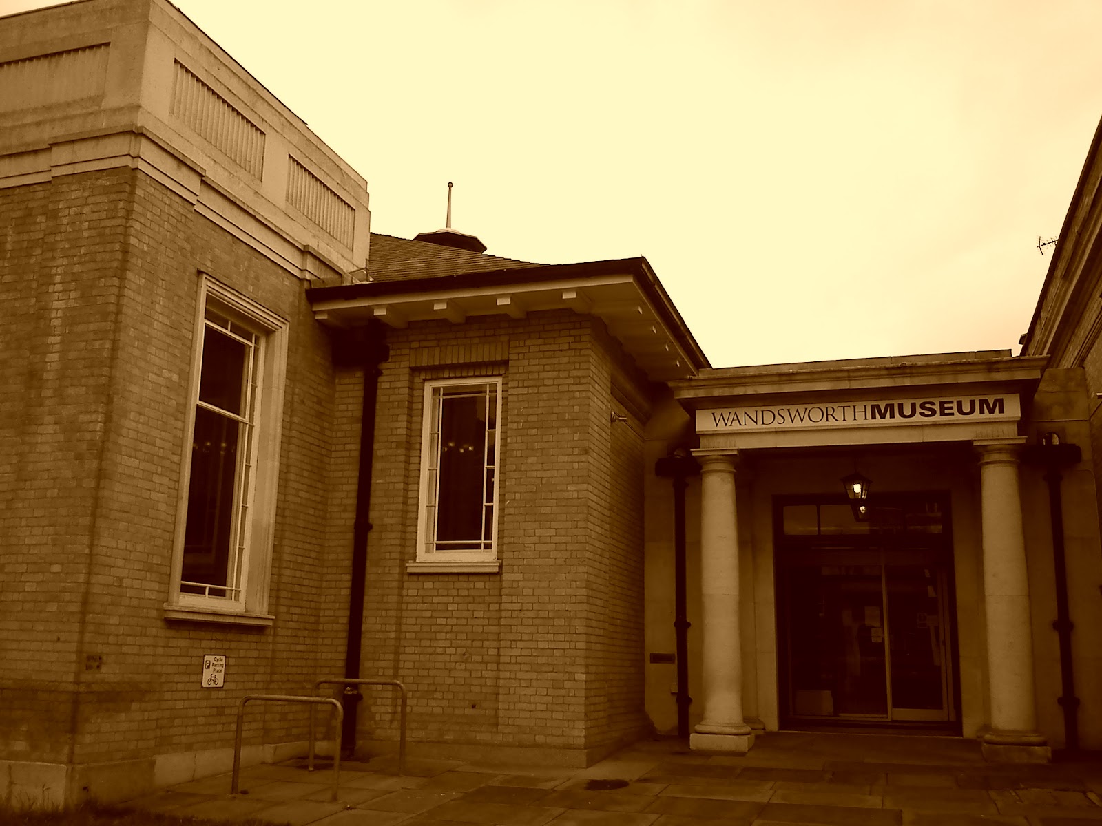 Grapefruit Moon Wandsworth Museum on Easter Sunday