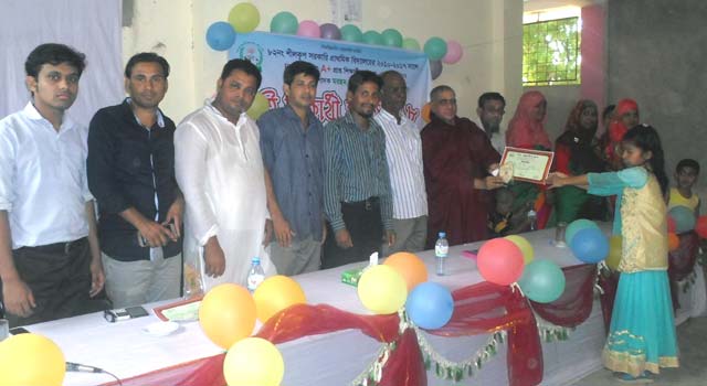 এস ফেন্ডশীপ ক্লাবের কৃতিশিক্ষার্থী সংবর্ধনা অনুষ্ঠিত SF Friendship Club organized a reception