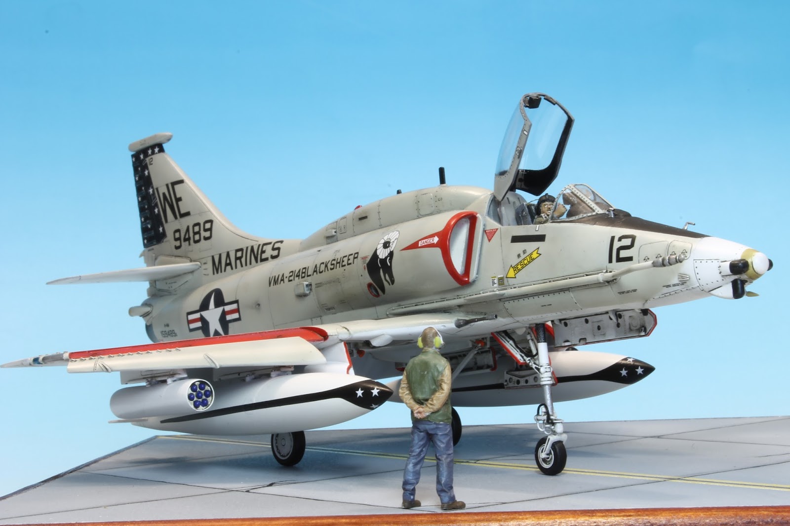 istvan-michalko-s-scale-models-a-4m-skyhawk-ii-hasegawa-1-48