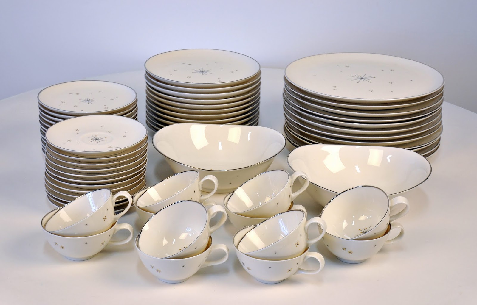 SELECT MODERN Syracuse China Evening Star Dinner Service for 12