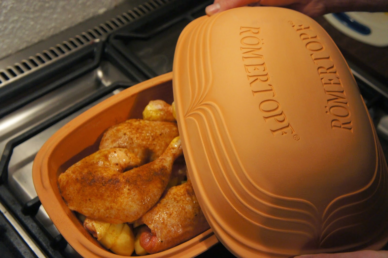 REZEPT Hähnchenschenkel im Römertopf ♥ Ein glutenfreier Blog