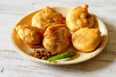 बटाटा वड़ा - Batata Vada - आलू वड़ा - Potato Vada