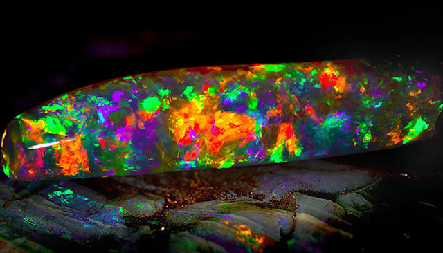 Mengintip Pertambangan Batu Opal Australia