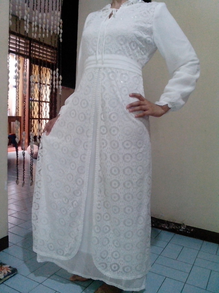 Model Gamis Putih Berpuring Terbaru 2016 Model Gamis Putih Berpuring Terbaru 2016
