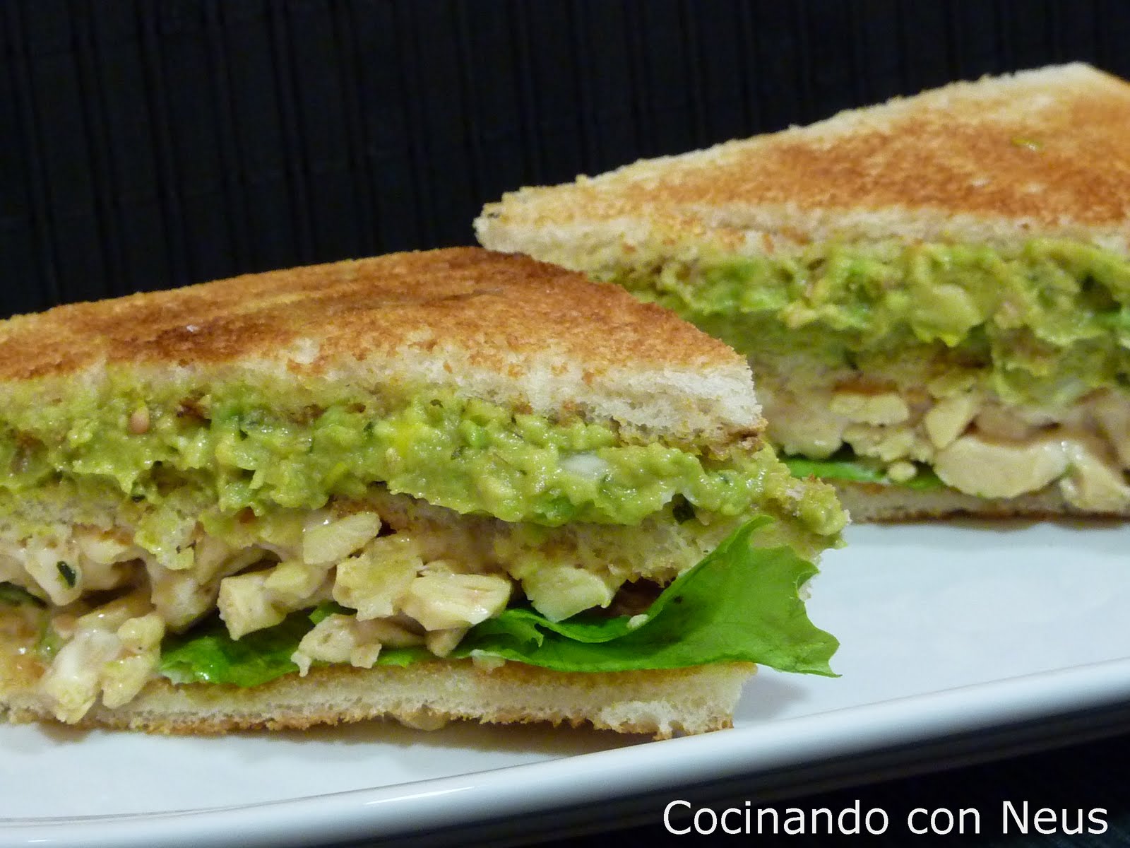 Cocinando con Neus Sandwich de pollo con aguacate