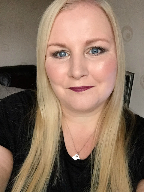 A Winter Make Up Look With Avon 