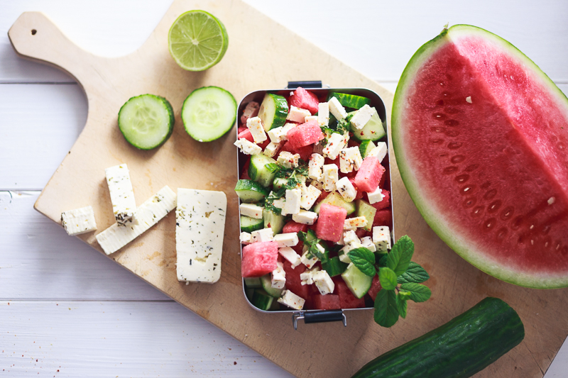 Zum Mitnehmen bitte: Zum Abkühlen: Wassermelonen-Salat mit Gurke, Feta ...