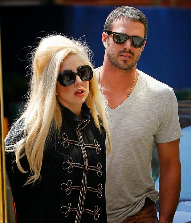taylor kinney lady gaga ring