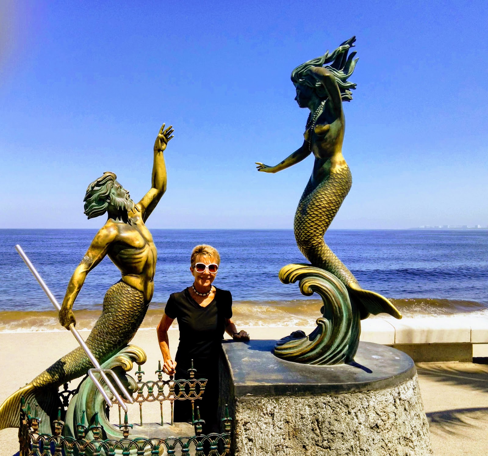 Mexico And Beyond Laura S Photo Journey Puerto Vallarta The Sculptures Of The Malecon