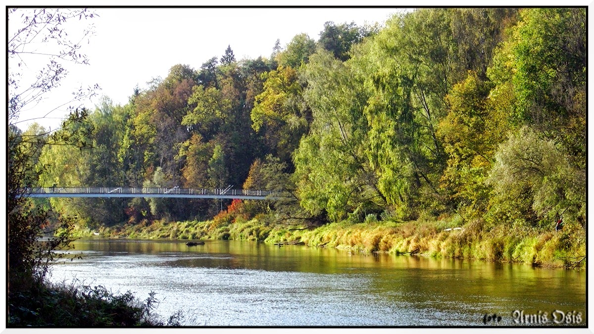 Latvija: Velna ala rudenī / Sigulda