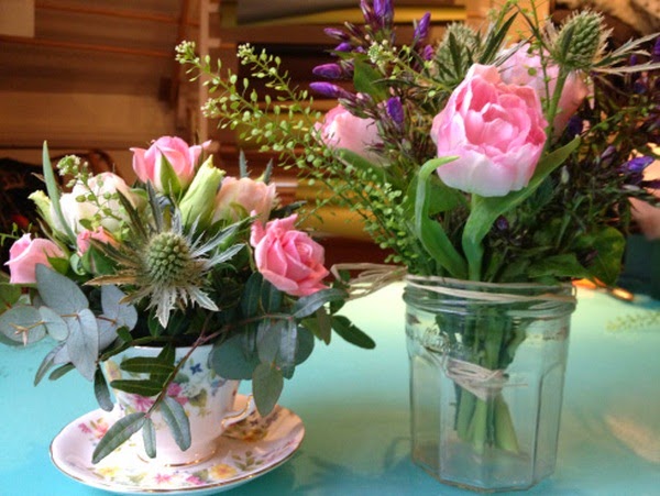 How to arrange flowers to decorate