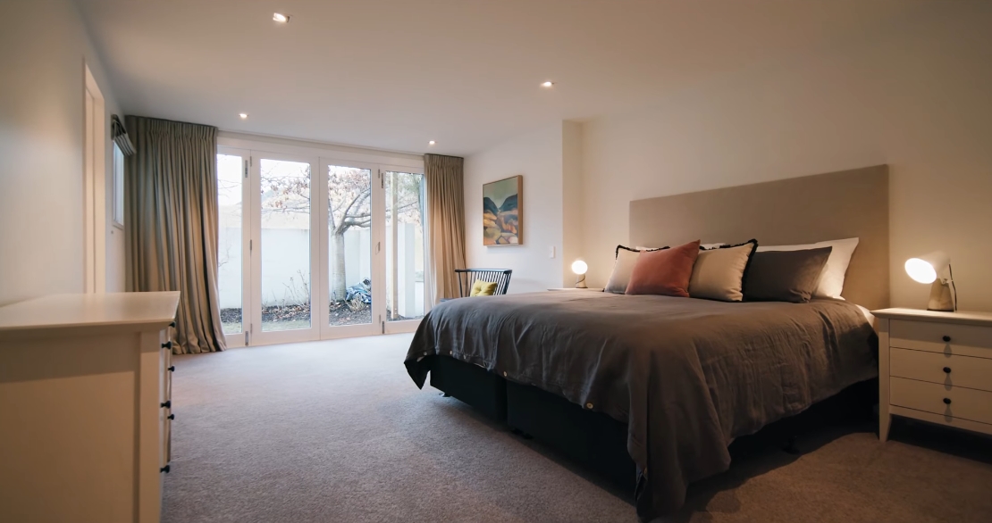 22 Interior Design Photos vs. 13 Malaghans Ridge, Arrowtown Luxury Home Tour