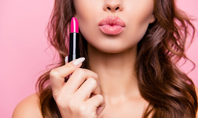 होंठों के लिए लिपस्टिक के अनेक फायदे - Many Benefits of Using Lipstick for Lips होंठों के लिए लिपस्टिक के अनेक फायदे - Many Benefits of Using Lipstick for Lips